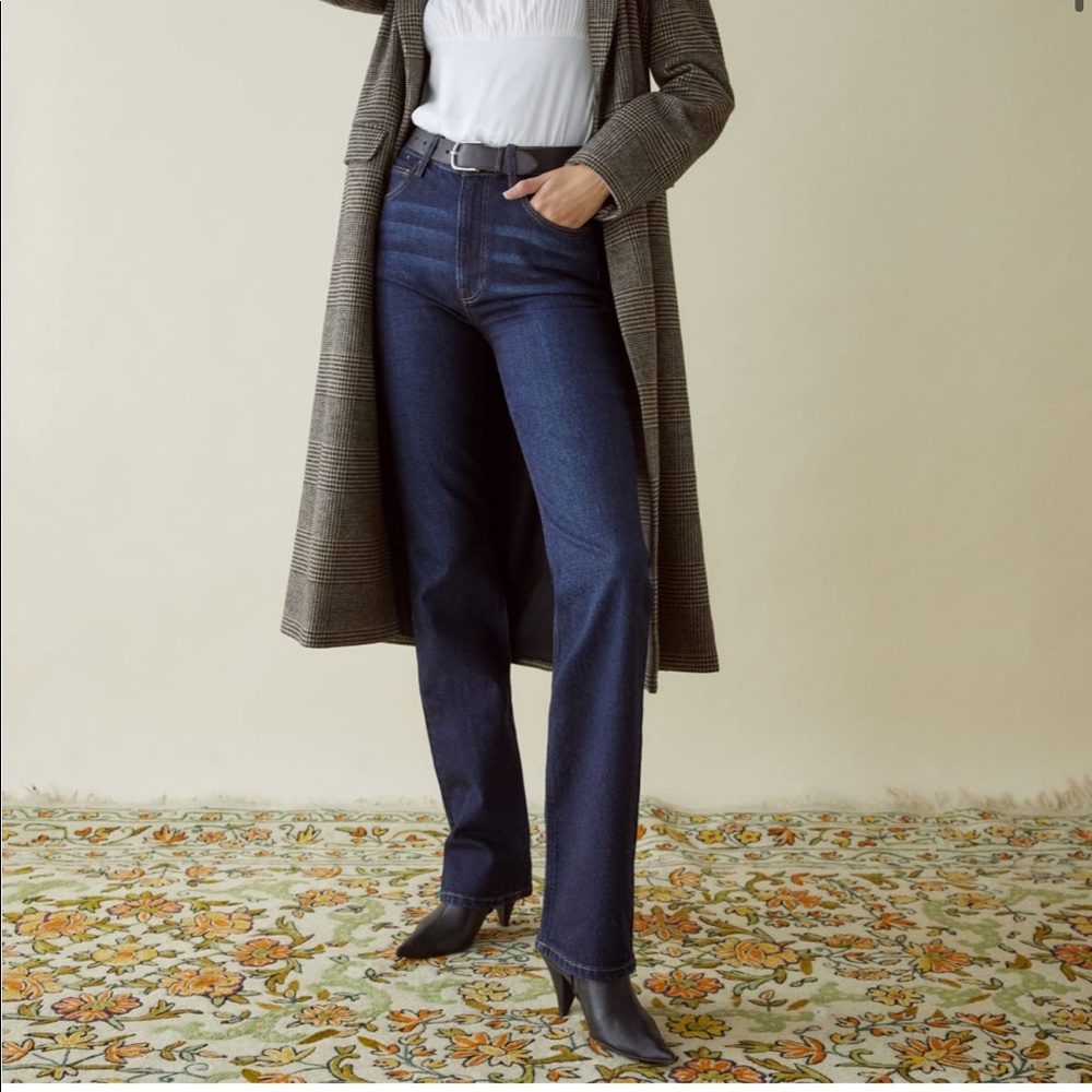Never worn (tags still on) Reformation High Rise Bootcut Jean in size 28
